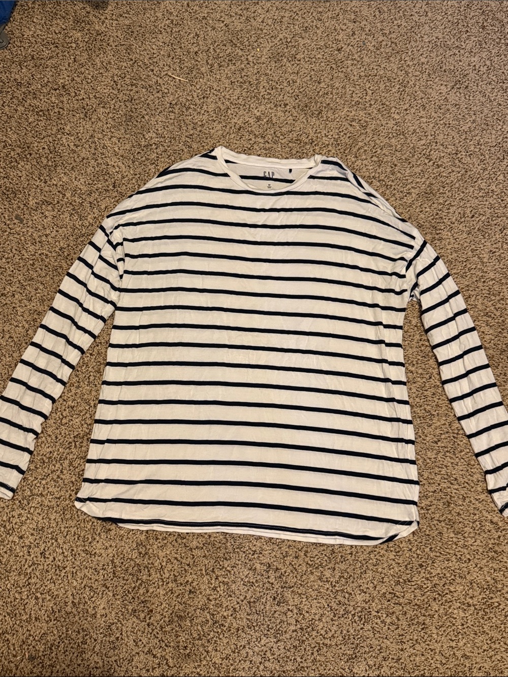 GAP Women's White and Navy Striped Long Sleeve Tee